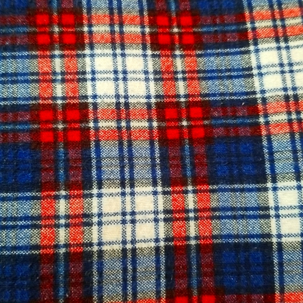 Tommy hilfiger flanel sheets twin one fitted and one flat, no pillow cases.